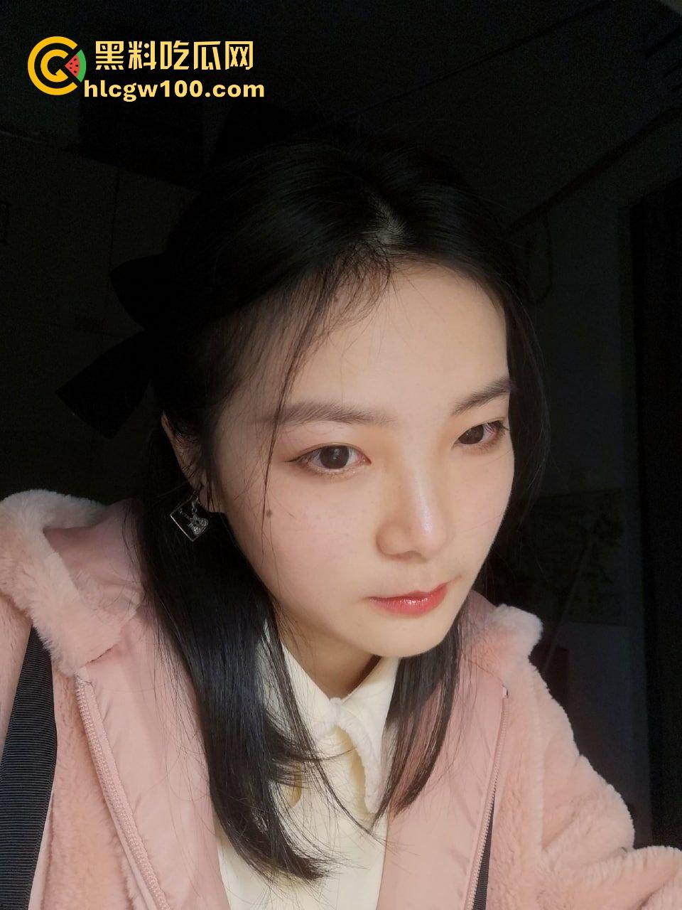 洛阳同事的少妇老婆【翟婉】活好到爆，螺旋纹的骚穴插一下就射，口活精湛还舔干净，回家还带着别人的精液！  第1张