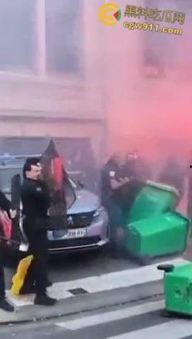 巴黎街头全武行，新总理上任遭数千名抗议者涌上街头，与警察发生冲突，警察满城催泪弹制止暴乱！  第1张