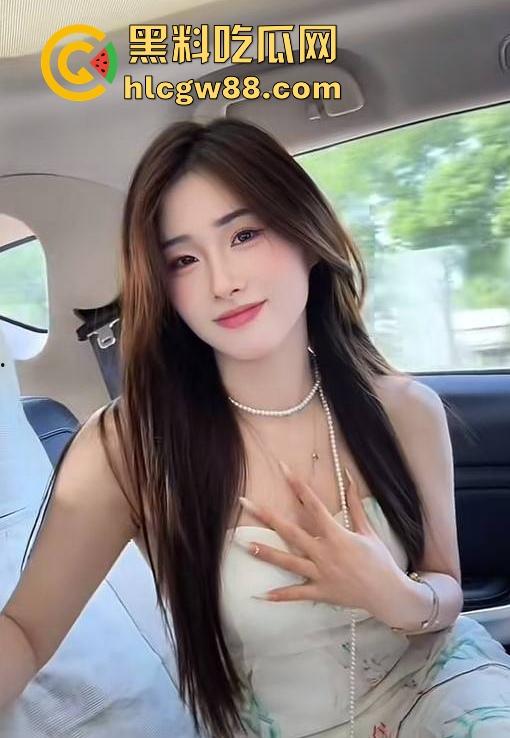 抖音极品高颜值网红【百利甜甜】黑丝学生装 露脸自慰 高级粉丝群福利大放送 先射为敬！  第4张