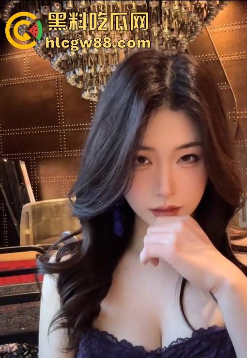 抖音极品高颜值网红【百利甜甜】黑丝学生装 露脸自慰 高级粉丝群福利大放送 先射为敬！  第11张