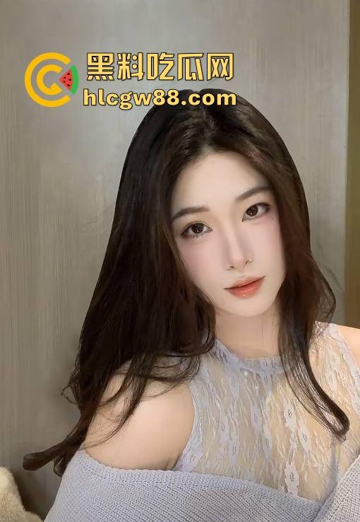 抖音极品高颜值网红【百利甜甜】黑丝学生装 露脸自慰 高级粉丝群福利大放送 先射为敬！  第17张