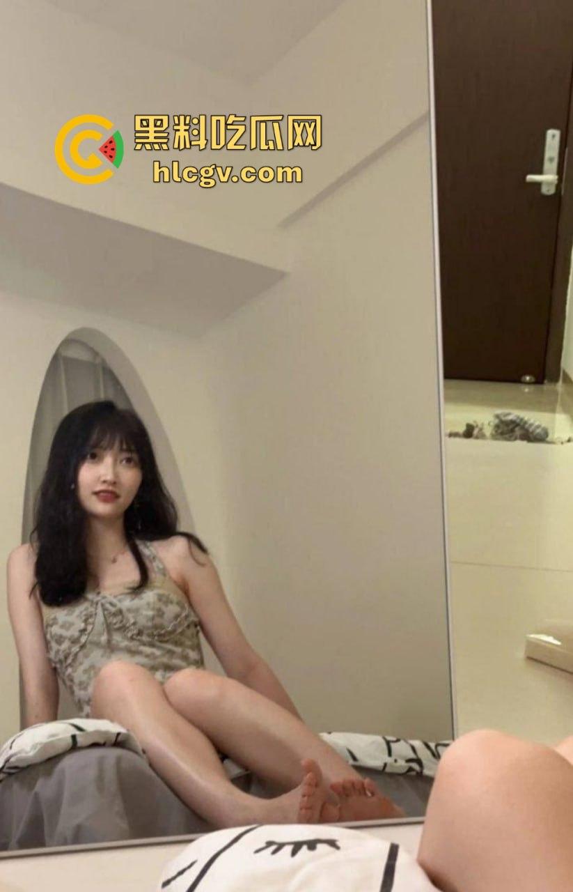 海归杭州情侣全套流出！【宋如依】表面清纯实则骚，连拍照都少不了被爆插的肥臀！  第17张