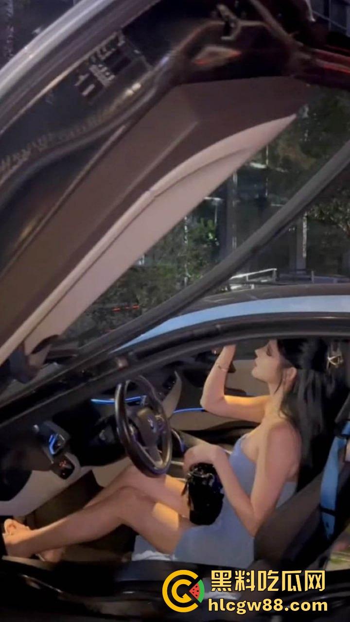 38w粉抖音女神【暖儿】渔网装裹长腿，擦边玩成艺术，抖音封号急坏了，不让露逼咋钓凯子！  第3张