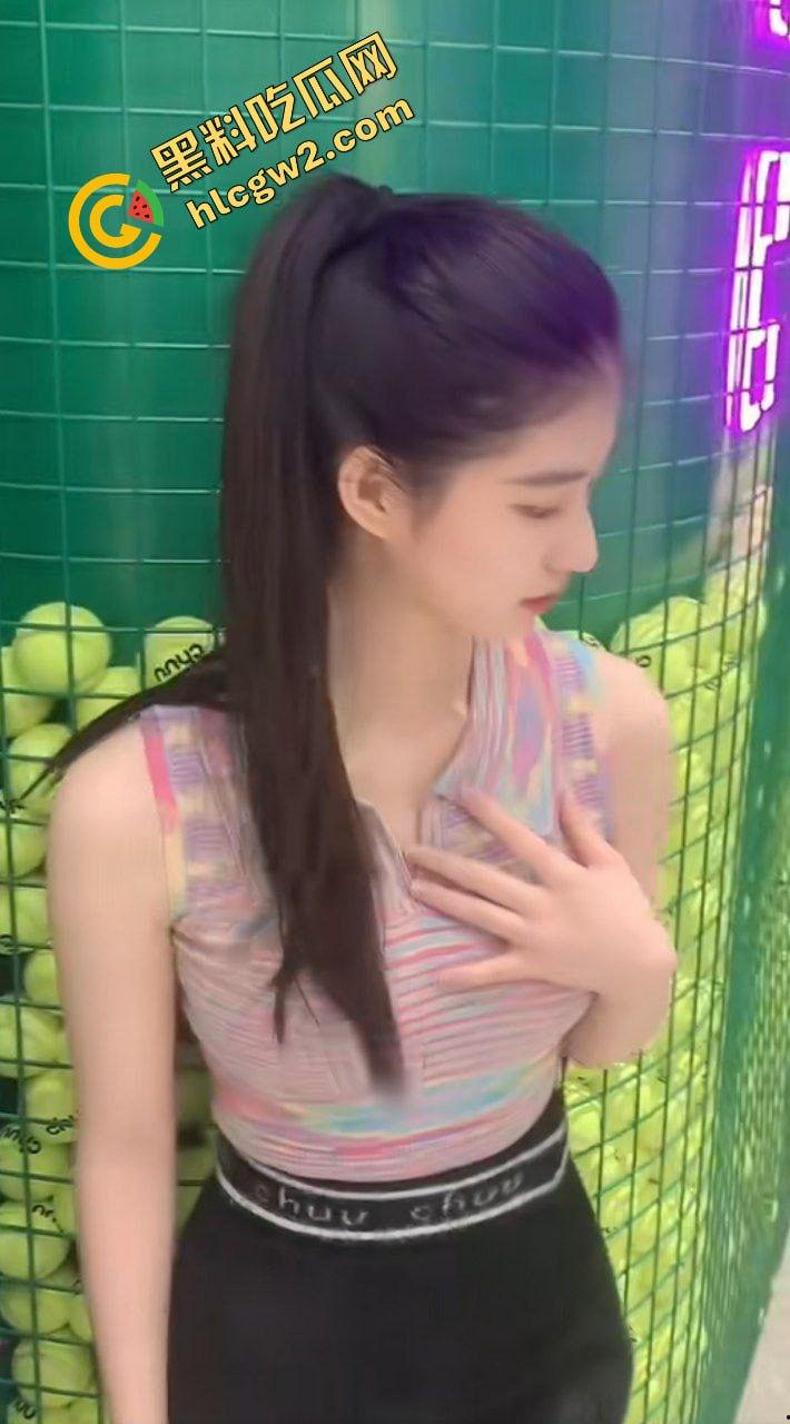 武汉音乐学院反差婊大四网红『煜佳是我』早期与校内富哥酒店激情骑乘！独家曝光流出！  第2张