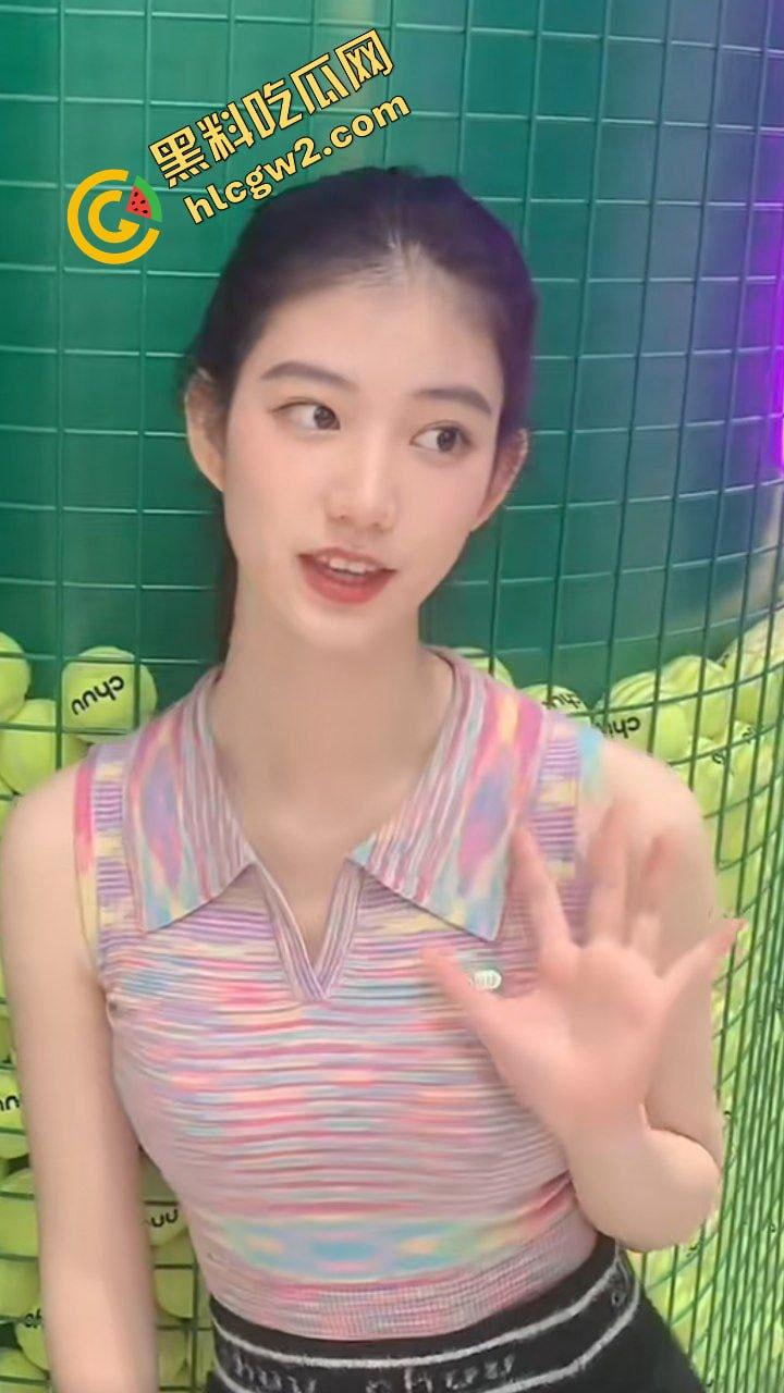 武汉音乐学院反差婊大四网红『煜佳是我』早期与校内富哥酒店激情骑乘！独家曝光流出！  第4张