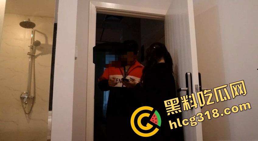 开房花活多全裸取闪送，骚女掀被露奶玩心跳，快递小哥见码如见鬼，头都不敢抬一脸写着社会险恶！  第8张