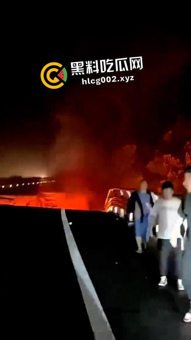 肥猫之死热度远超梅州高速惨案！工程质量问题堪忧 电车起火才是主要原因 全网没人说真话？  第3张