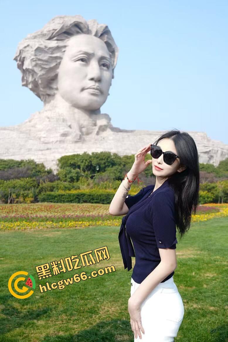 武汉【李露露】被开发半年从普通女生变成性奴母狗，一边打电话一边被爆操，SM羞耻玩法越玩越野！  第1张