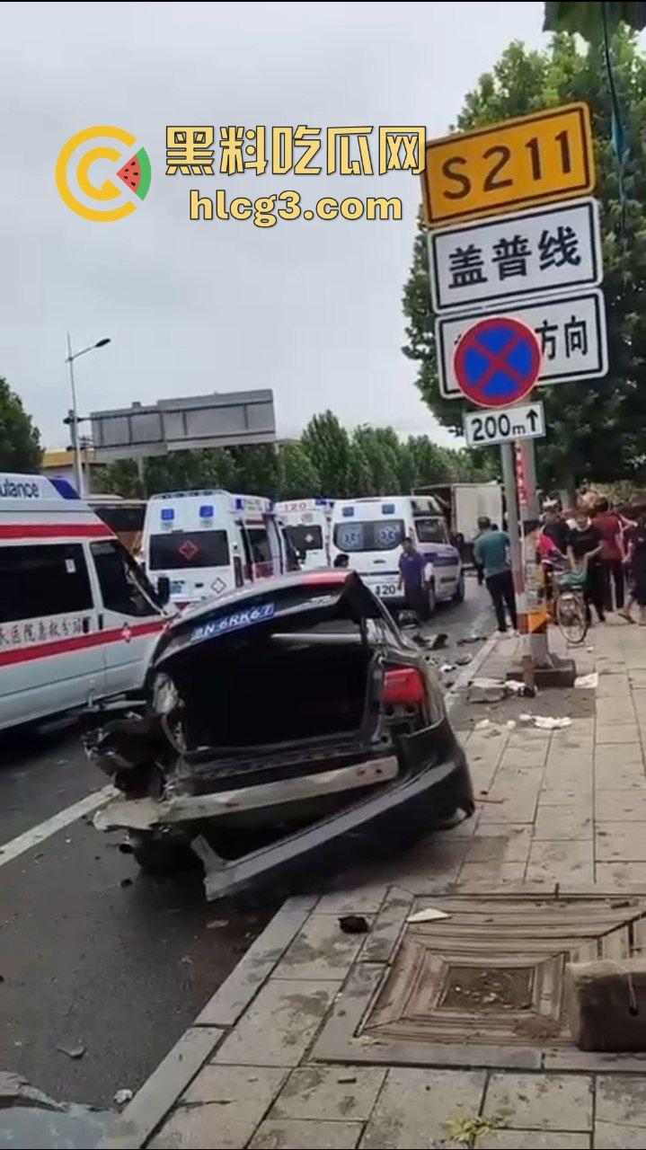 大连普兰店 大货车制动系统失控 刹车失灵 连撞数车 致一名女大学生死亡 对象发文感慨 3人受伤！  第7张