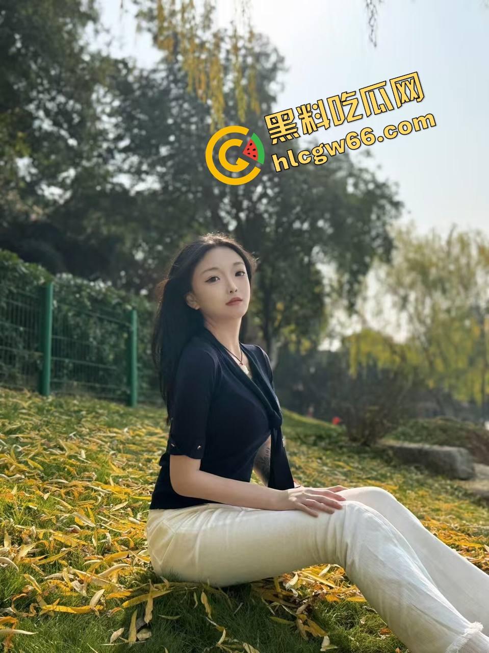 武汉【李露露】被开发半年从普通女生变成性奴母狗，一边打电话一边被爆操，SM羞耻玩法越玩越野！  第5张