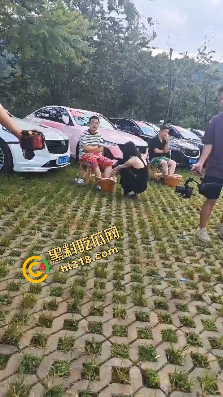 凯迪拉克聚会开到野外，把全会所女人都包了，足浴热舞酒水不断，真有你的凯之星！奢靡盛宴谁能比？  第2张