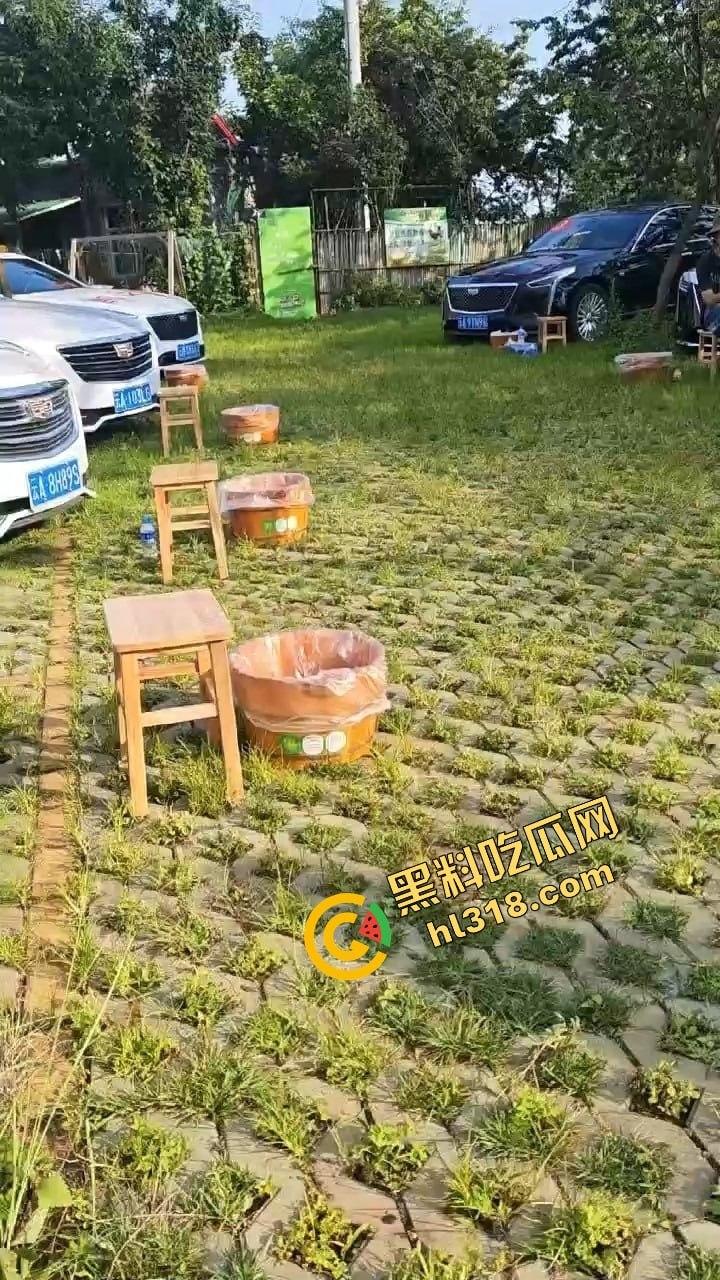 凯迪拉克聚会开到野外，把全会所女人都包了，足浴热舞酒水不断，真有你的凯之星！奢靡盛宴谁能比？  第7张