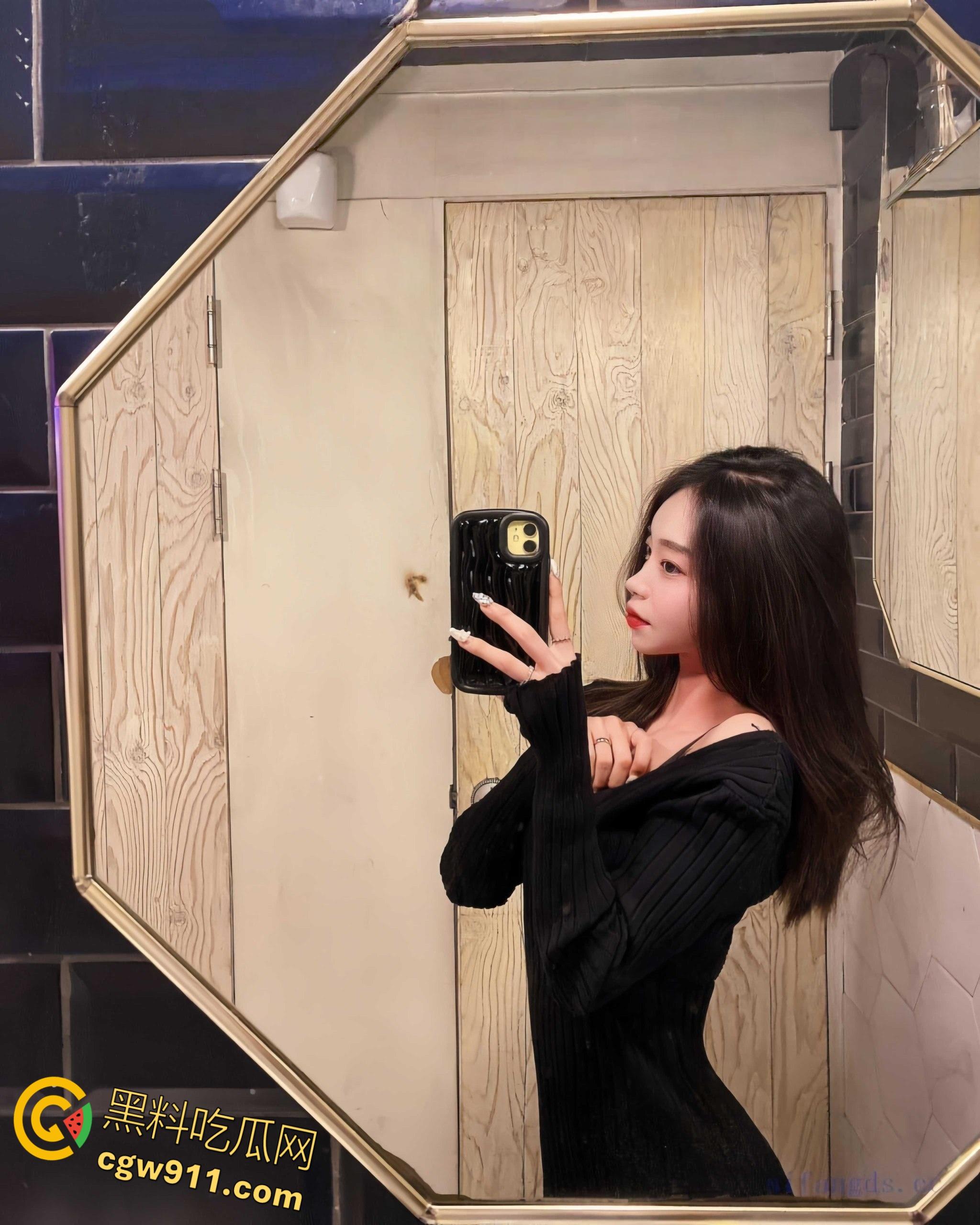 江浙沪假名媛大学生，骚母狗勾搭富二代失败被嘲笑，温泉酒店全裸泳装自拍，扒开珍珠丁字裤骑乘自慰！  第7张