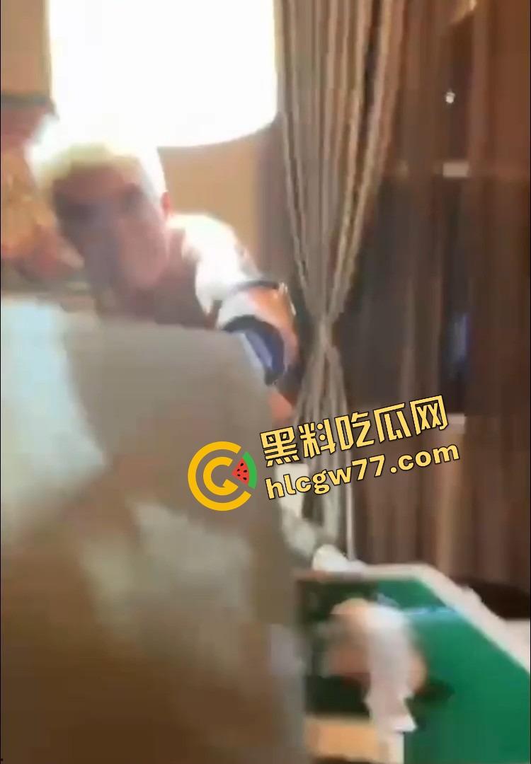 抖音精神小伙『周子磊』人设爆炸，舔粉网红转身自拍猛干6连发，评论区全是要资源的哥们！  第10张