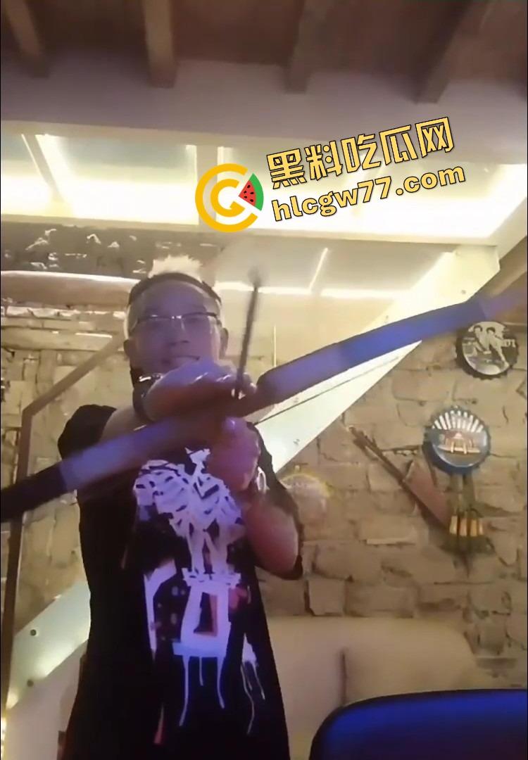 抖音精神小伙『周子磊』人设爆炸，舔粉网红转身自拍猛干6连发，评论区全是要资源的哥们！  第11张