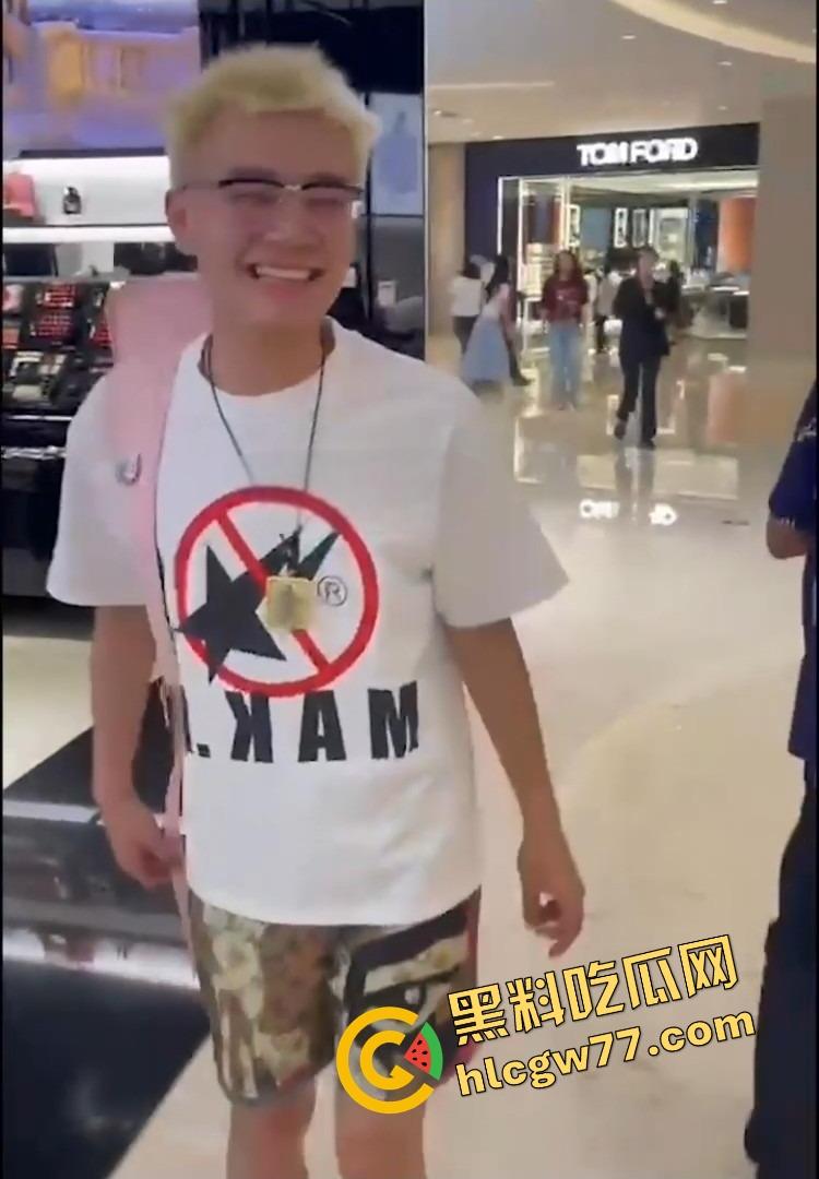 抖音精神小伙『周子磊』人设爆炸，舔粉网红转身自拍猛干6连发，评论区全是要资源的哥们！  第13张