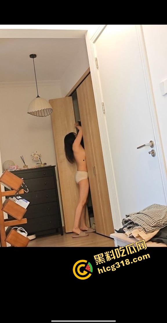 200万粉Coser网红『瑶兔叽』性瘾爆发男女通吃，金主一夜30次无套榨干，做爱视频音频爆出！  第11张