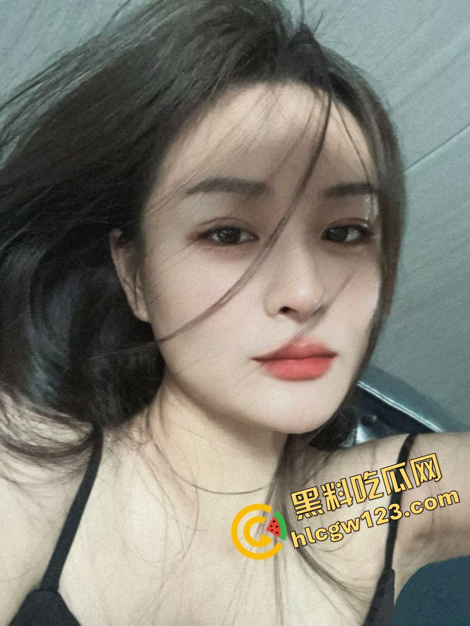 抖音主播『小苏苏』戴口球套狗链穿黑丝直播热舞，被举报下播，家人们刚硬，结果被狗逼毁了！  第3张