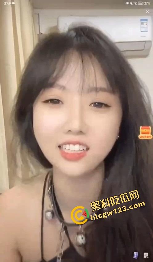 抖音主播『小苏苏』戴口球套狗链穿黑丝直播热舞，被举报下播，家人们刚硬，结果被狗逼毁了！  第9张