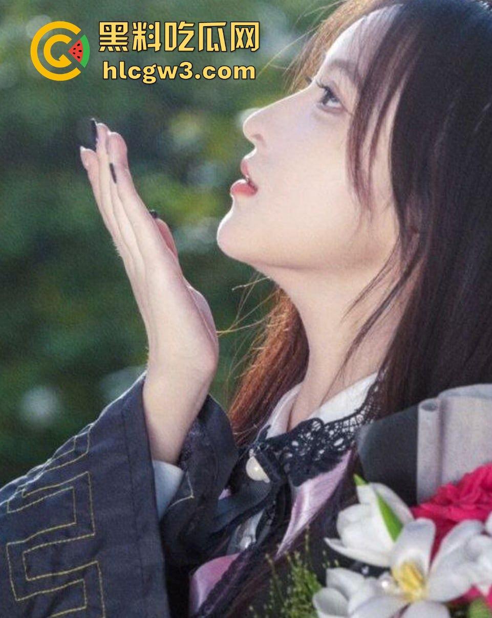 山东大学富哥斥巨资拿下山东大学极品小骚货【李欣然】，黑丝长腿白嫩身材，撩到床上浪叫不停！  第1张