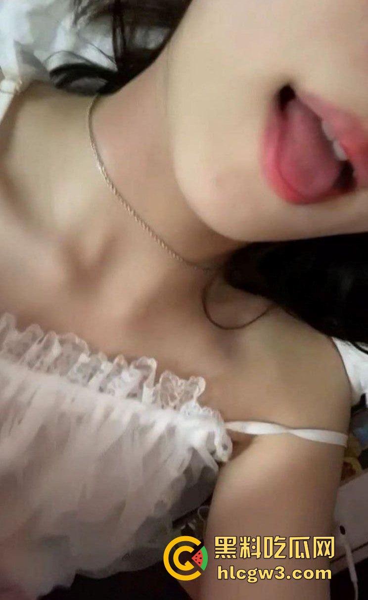 山东大学富哥斥巨资拿下山东大学极品小骚货【李欣然】，黑丝长腿白嫩身材，撩到床上浪叫不停！  第5张