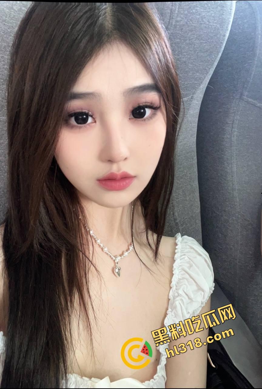 白裙小羊变吞精母狗,超市收银员『王雪儿』试衣间跪舔,精液从小嘴流一脸,跪地舔完还腼腆说好喝! 第1张 白裙小羊变吞精母狗,超市收银员『王雪儿』试衣间跪舔,精液从小嘴流一脸,跪地舔完还腼腆说好喝! 第1张