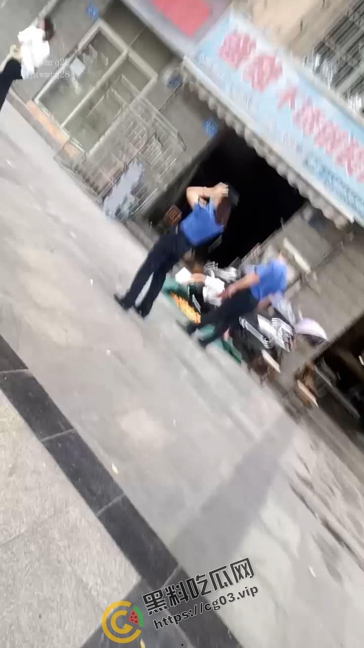 嫖娼遇到爱情？被小姐姐看上了，满眼的星星，没见这么骚的野鸡，权利配合，关键还长得怪漂亮嘞！  第1张