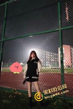 武汉地产公司骚货『朱茹珺』纹身只准操不准爱，穿职业装黑丝骑情人猛摇 白天带客户签单晚上当母狗泄欲！  第1张