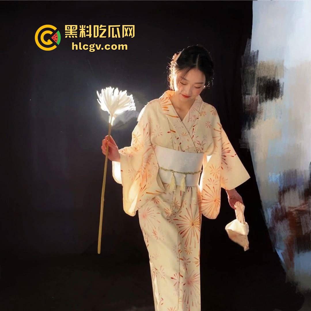 上海富家千金【卢诗桃】遭渣男坑惨!手后被曝光,优雅妹子栽在渣男手里丢钱又丢人! 第6张 上海富家千金【卢诗桃】遭渣男坑惨!手后被曝光,优雅妹子栽在渣男手里丢钱又丢人! 第6张