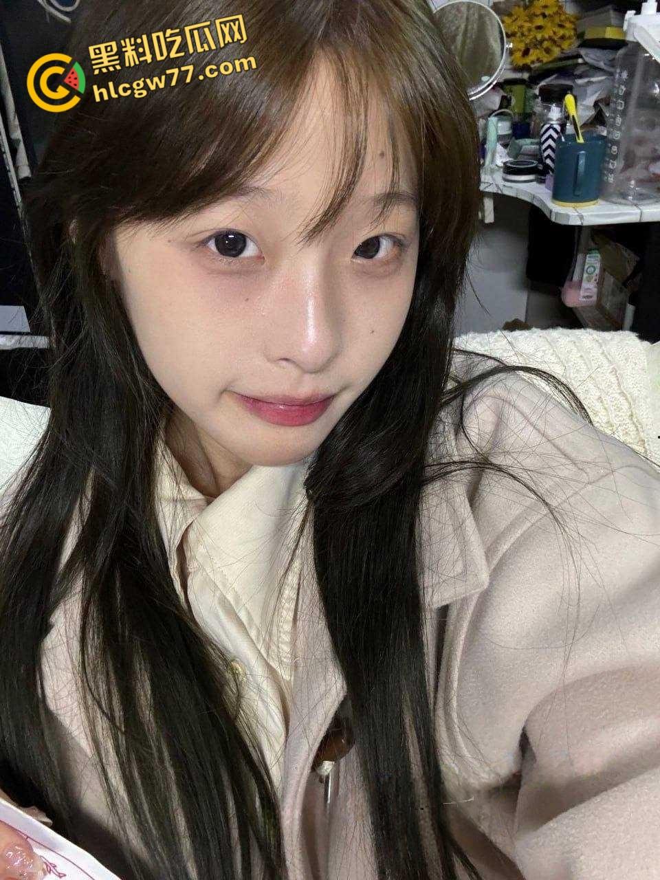 福建美术学院青春靓丽学生【刘莎莎】 金主网络调教寝室自慰 年轻的身体散发淫荡的气息！  第1张