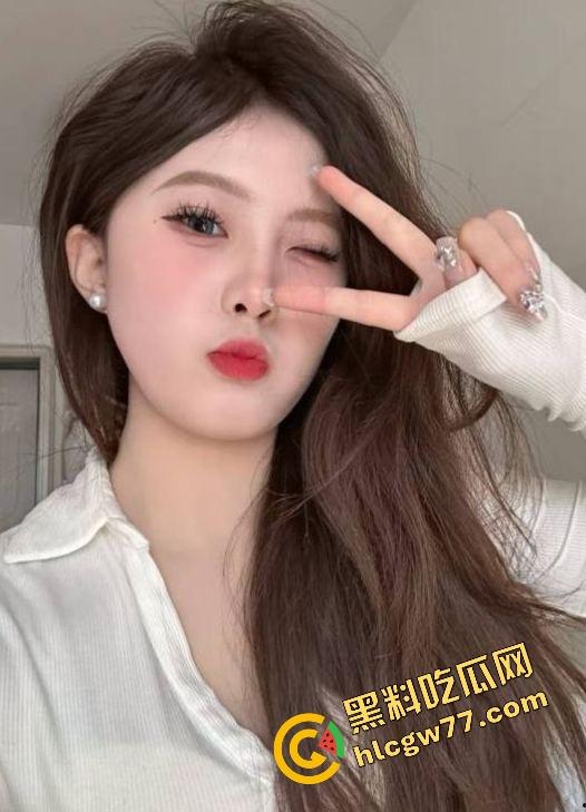 南京航天航空大学材料学院母狗『李晴雯』吃着男友的供养背地里偷鸡，分手后反手举报，北航兄弟快睁眼！  第2张