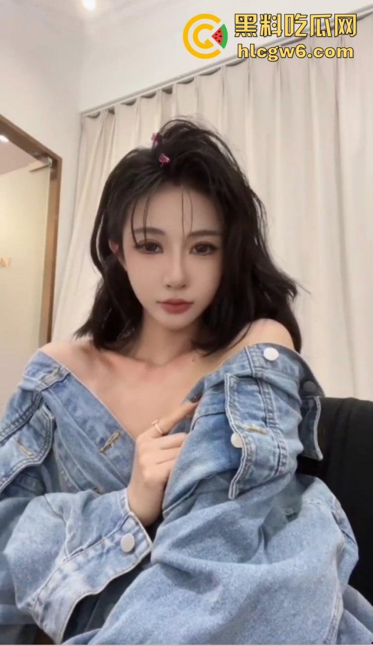 广州街头露出新手小情侣上线 老婆真空包臀裙黑丝高跟出街，老公偷偷带摄影师全程跟拍，回家看片直接湿到脚！  第12张