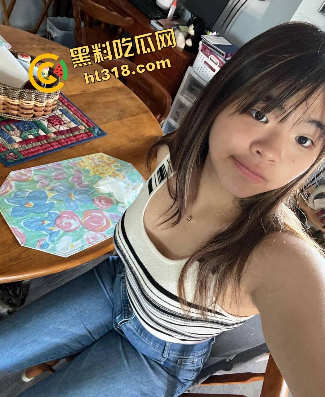 烟台狠女大战小三，上来一鞭腿、锁喉薅头发，正宫暴力值直接拉满，小三当场认怂！  第1张