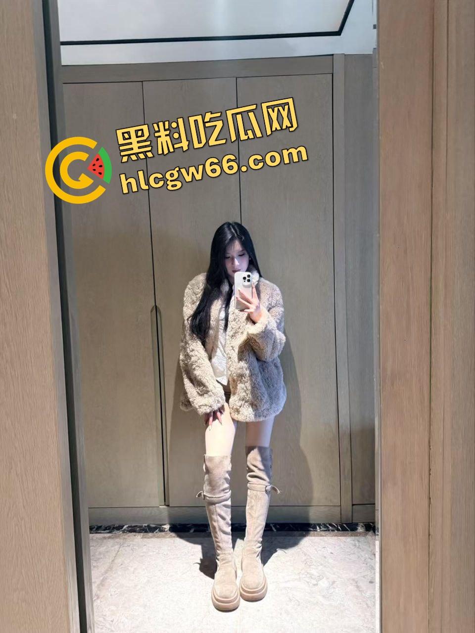 后入神器不是姿势，是肛塞！肛塞就是女友的钻石耳钉，后入角度一看骚得优雅，真他妈赏心悦目！  第6张