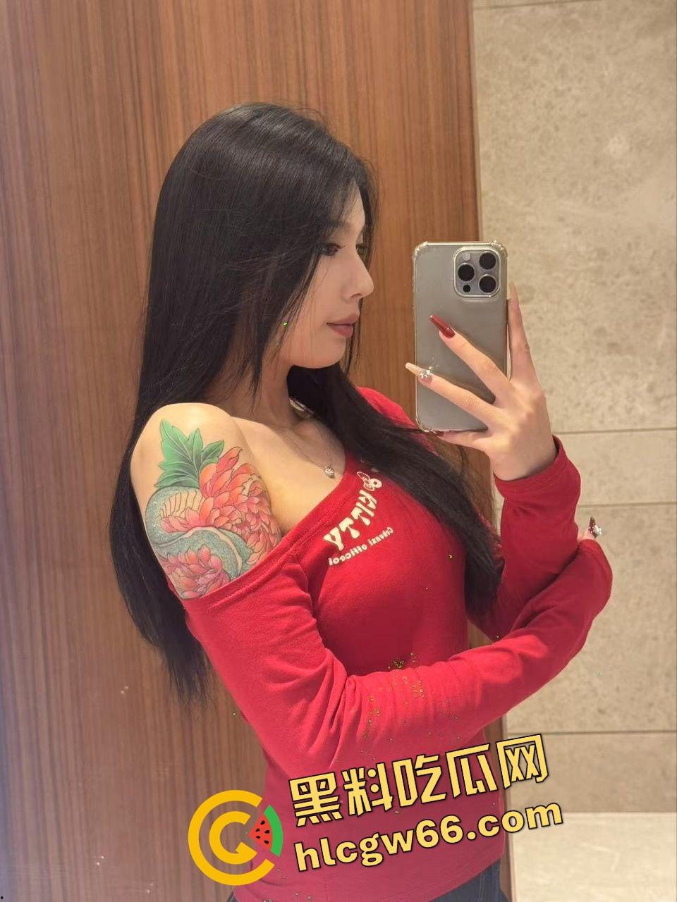 后入神器不是姿势，是肛塞！肛塞就是女友的钻石耳钉，后入角度一看骚得优雅，真他妈赏心悦目！  第7张