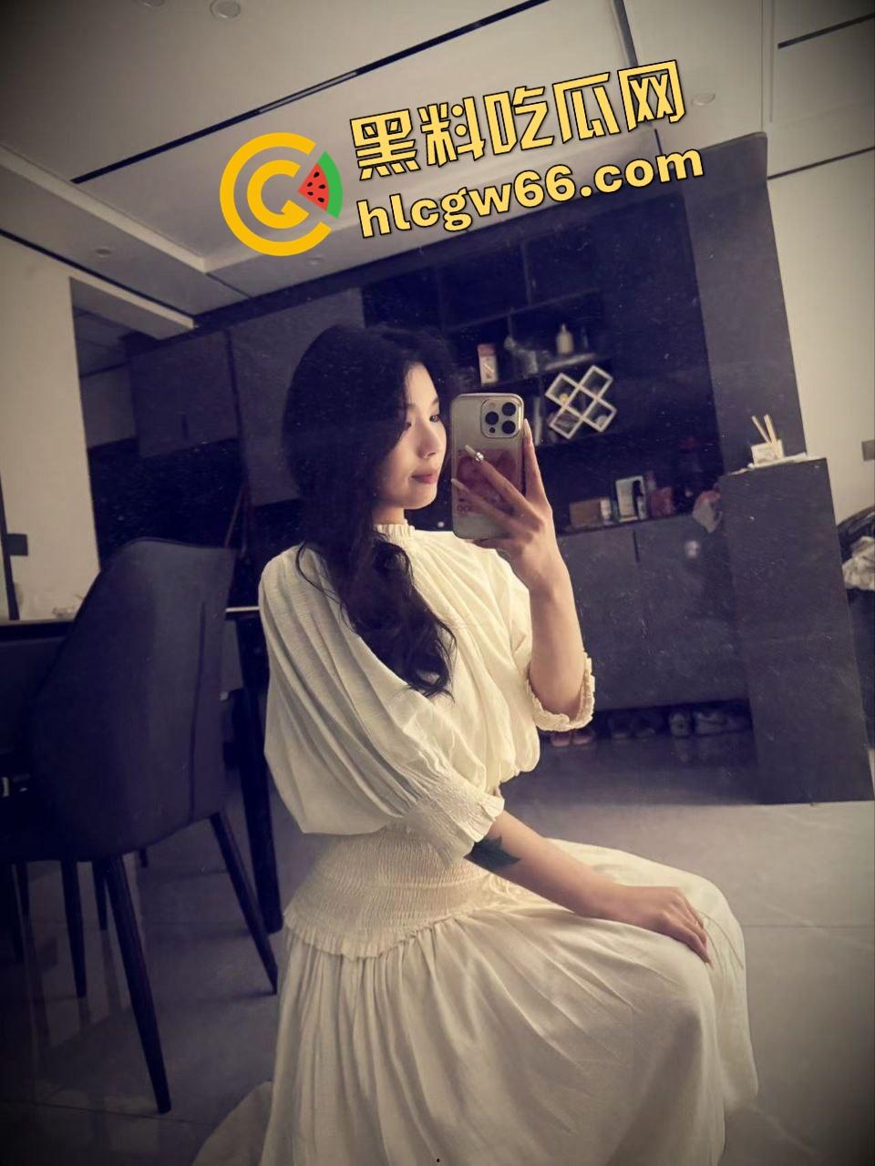 后入神器不是姿势，是肛塞！肛塞就是女友的钻石耳钉，后入角度一看骚得优雅，真他妈赏心悦目！  第9张