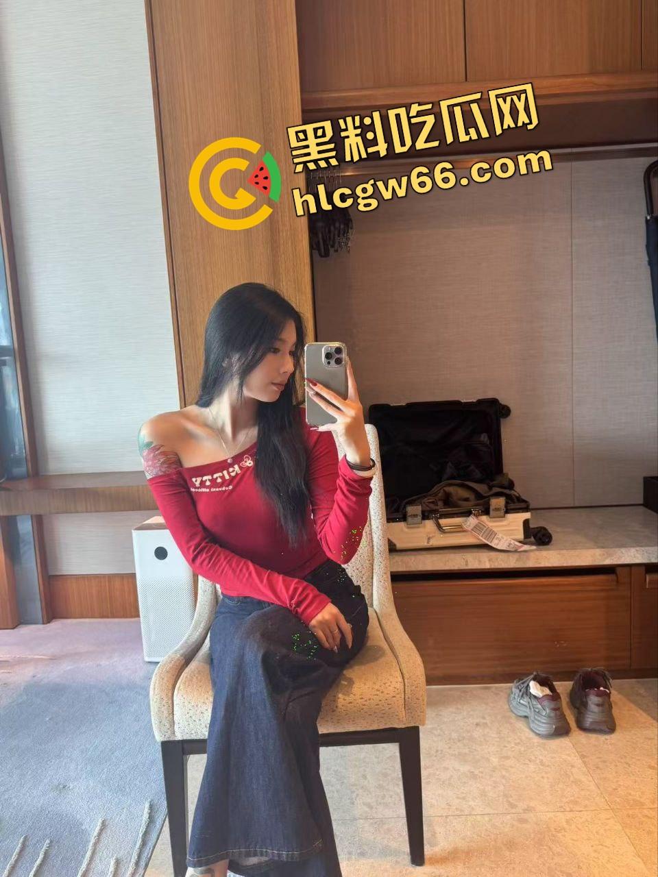 后入神器不是姿势，是肛塞！肛塞就是女友的钻石耳钉，后入角度一看骚得优雅，真他妈赏心悦目！  第11张