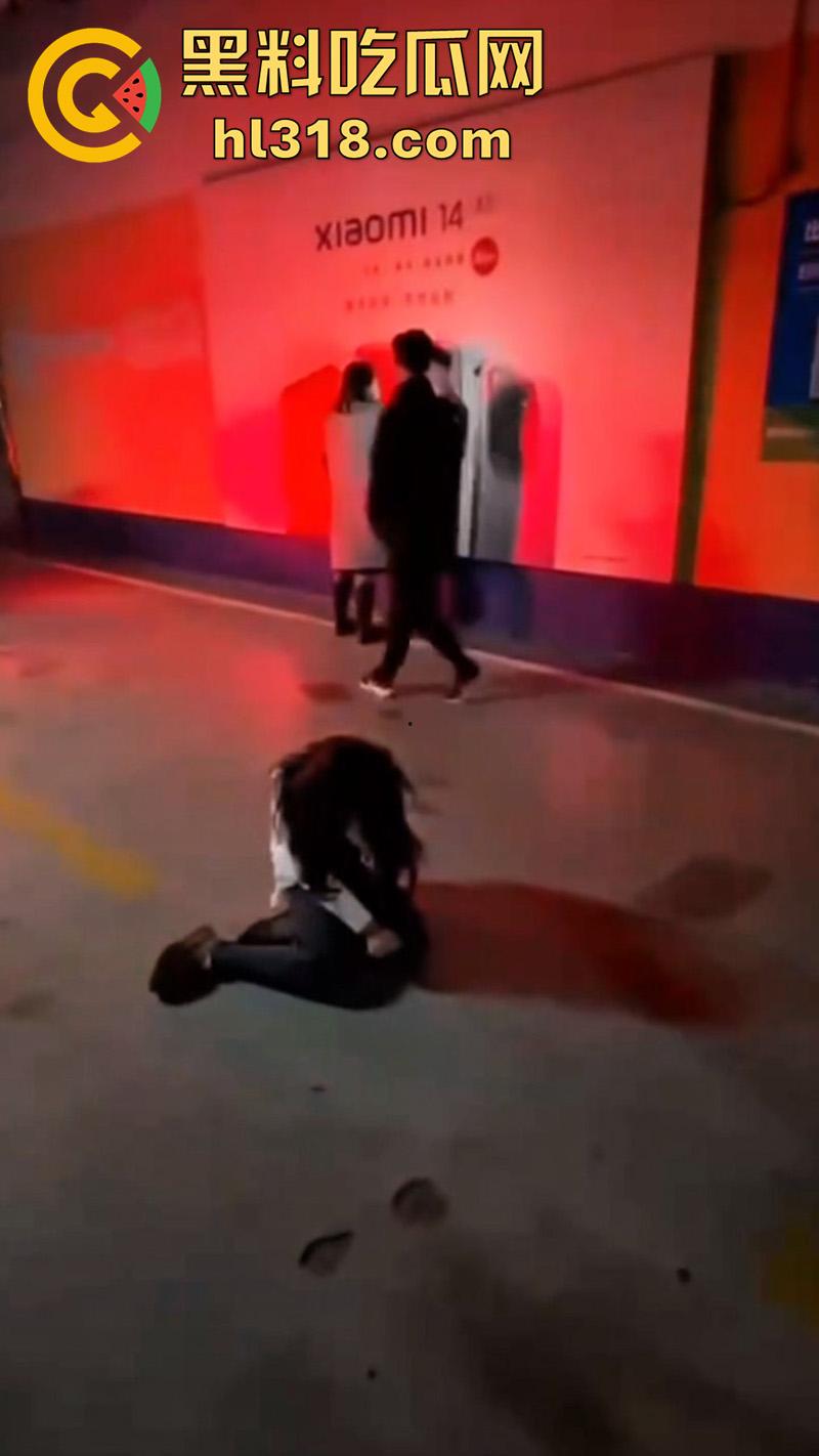 地下停车场捉奸，女子联合亲友抓小三，当场逮住老公和小三亲热，将两人围堵殴打，打人者已经被刑拘！  第8张
