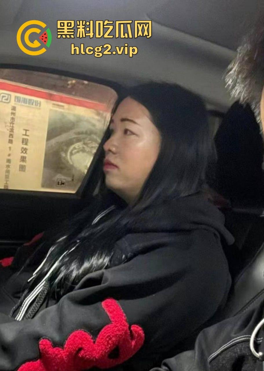 杭州男子陌陌约炮遇大妈，硬着头皮上阵！后入猛操还要边听大妈打电话，剧情真够离谱!  第4张