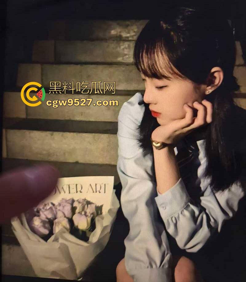 武汉理工大学学姐【李琪】性爱分手后遭渣男无情泄露，骚逼的性爱生活一览无遗，十分反差十分淫骚！  第1张