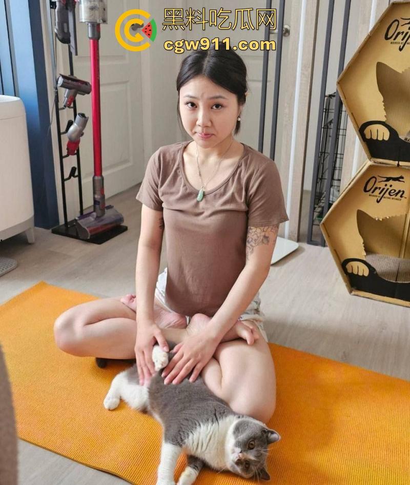 约炮健身纹身大奶少妇，露脸口交舌尖缠绕龟头，巨乳晃起来像要爆出屏幕，无套爆操呻吟声无比诱人！  第3张