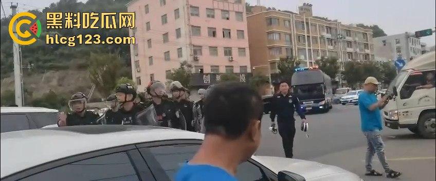 讨薪没错,但拦路等于找事!拦了路?特别人员分分钟把你请去喝茶! 第5张 讨薪没错,但拦路等于找事!拦了路?特别人员分分钟把你请去喝茶! 第5张