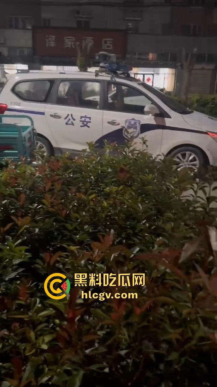 外卖小哥送错单,小仙女顾客怒喷对方,结果两人火花四溅直接开骂 第6张 外卖小哥送错单,小仙女顾客怒喷对方,结果两人火花四溅直接开骂 第6张