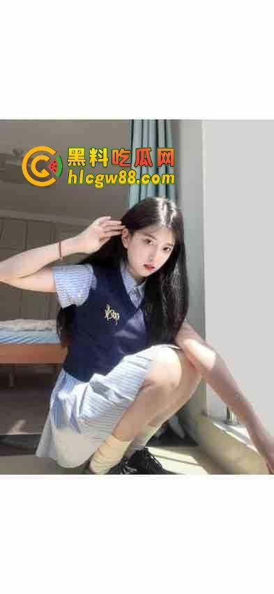 不懂就问，舍友开门就操女友，是憋疯了不管不顾，还是故意让我旁观刺激他们的变态癖好？  第4张