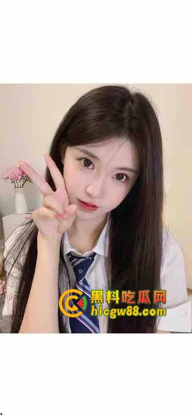 不懂就问，舍友开门就操女友，是憋疯了不管不顾，还是故意让我旁观刺激他们的变态癖好？  第6张