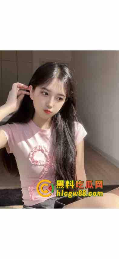 不懂就问，舍友开门就操女友，是憋疯了不管不顾，还是故意让我旁观刺激他们的变态癖好？  第8张