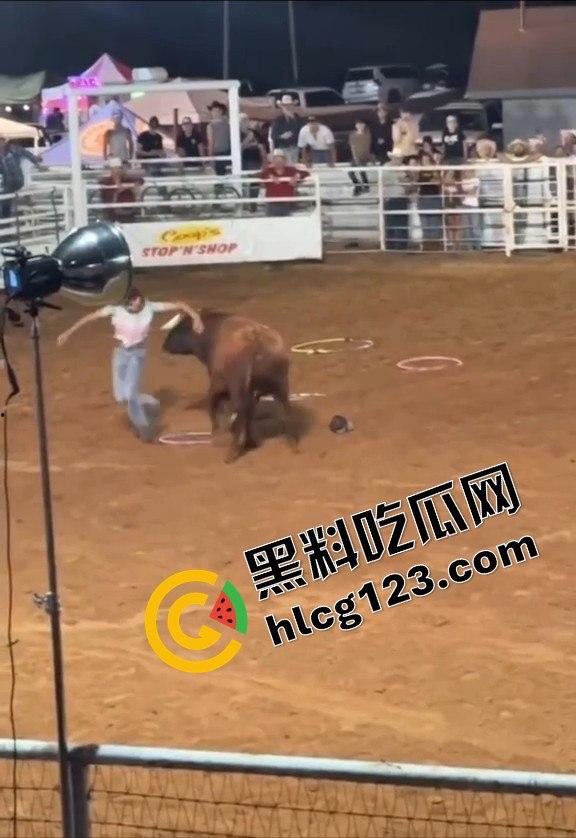 勇敢者的游戏：留在圈里拿10万美元？被牛撞一下骨折赚70万，这笔买卖真划算！  第4张