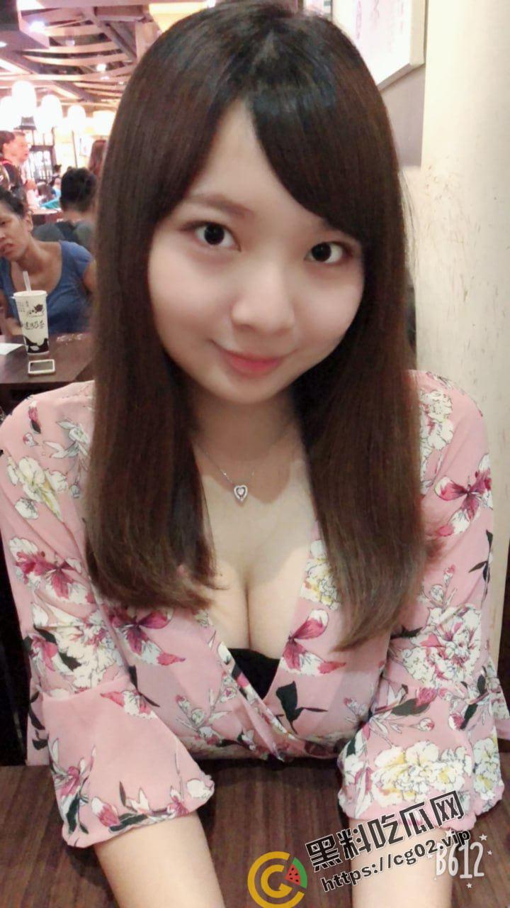 台湾反差婊幼师 蒋雯 巨乳童颜 邻居小妹的既视感 乖巧可人 阴毛越多性欲贼强 惨遭男友投稿曝光  第1张