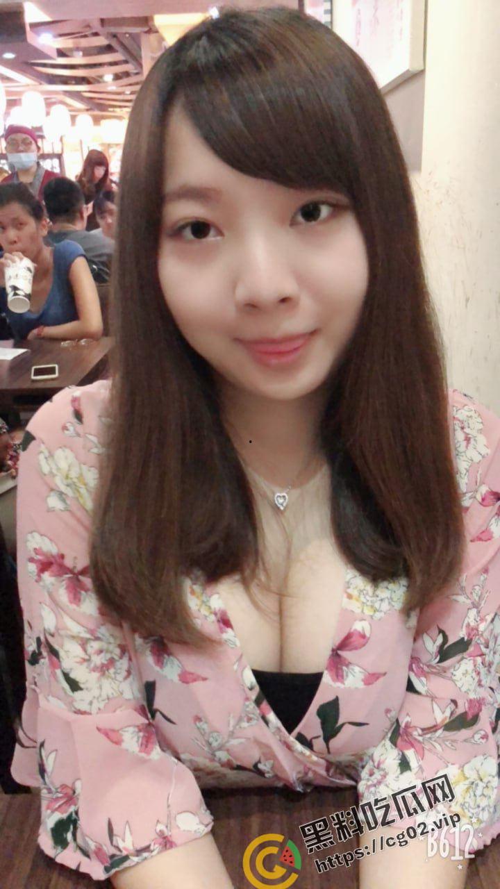 台湾反差婊幼师 蒋雯 巨乳童颜 邻居小妹的既视感 乖巧可人 阴毛越多性欲贼强 惨遭男友投稿曝光  第2张