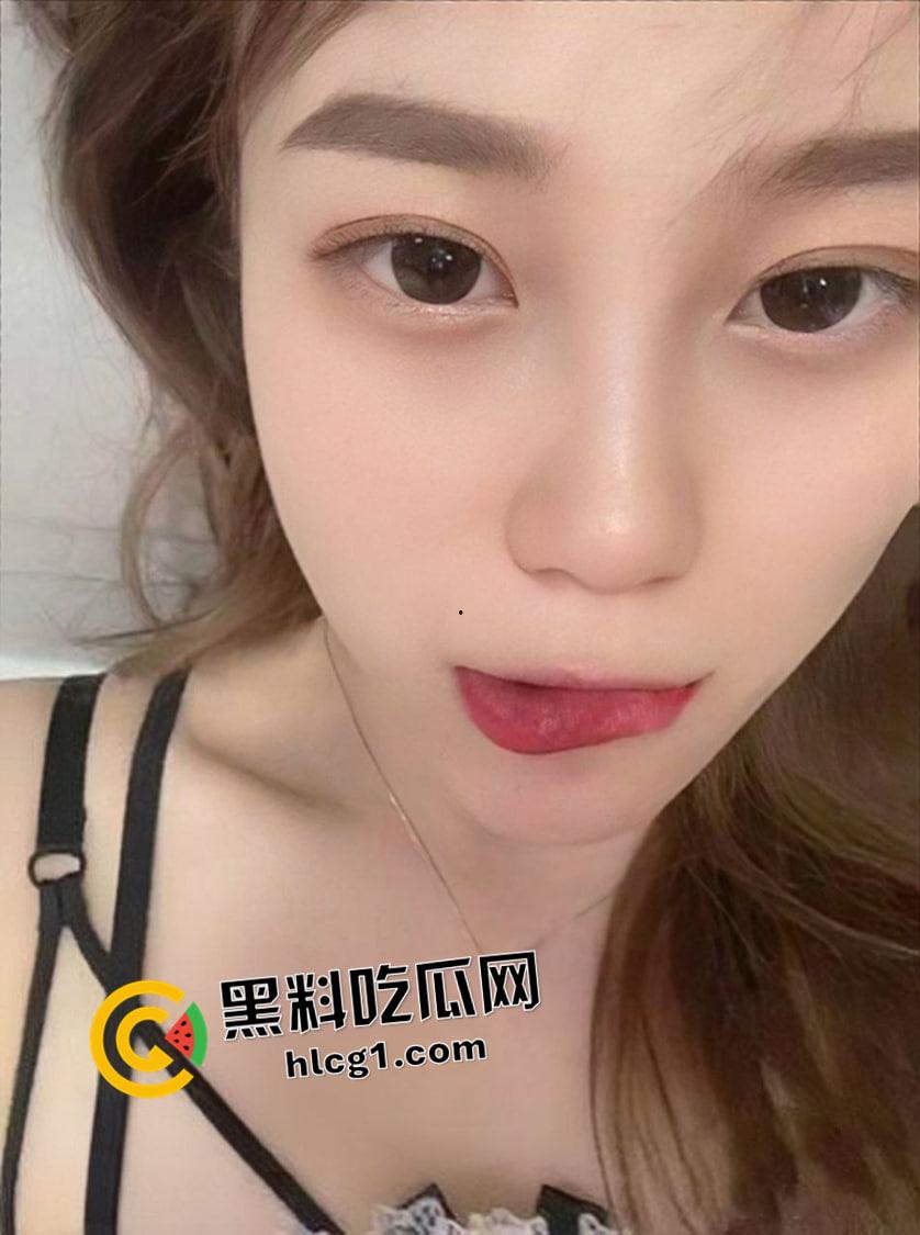 抖音网红【软软】土豪下重金定制道具自慰 淫荡骚话说不停 丝足美腿 水声清脆  第12张